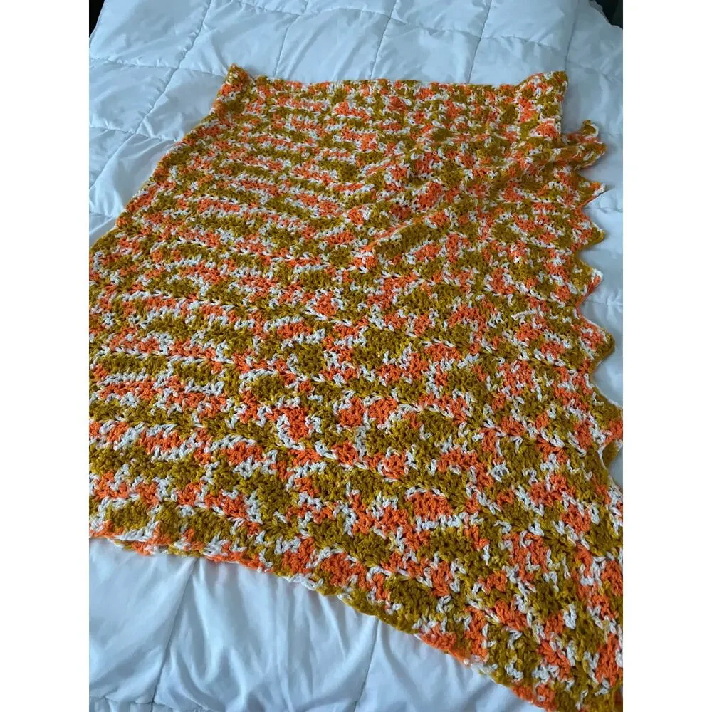 unknown vintage scalloped